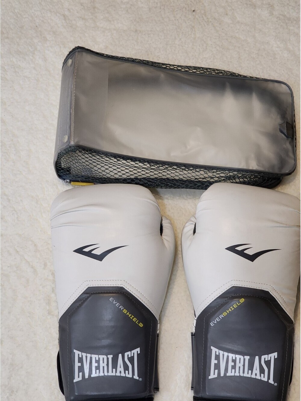 Everlast EVERSHIELD Adult Training Boxing Gloves Sparring White 12 0z. Mode 2772